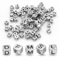 Декоративні намистинки для творчості Алфавіт Кубики Dom Busin УТ000004425 в упаковці 130 шт