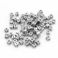 Декоративні намистинки для творчості Алфавіт Кубики Dom Busin УТ000004425 в упаковці 130 шт
