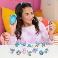 Фігурка-сюрприз у капсулі "Стіч зі смаколиками" 46288 серії "Feed Me" іграшка 4 см