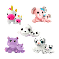 Набір м’яких іграшок-сюрпризів у кулі SURPRIZAMALS S4 – МАМА ТА МАЛЮК (6 видів в асорт.)