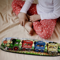 Дерев'яний сортер "Веселий паровозик-3 вагони" Ubumblebees (ПСФ019) PSF019 пазл-вкладиш