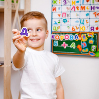 Дитячий навчальний плакат "Магнітна абетка" VT5555-05, 55 магнітів